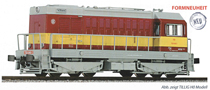 [Lokomotivy] → [Motorov] → [BR 107] → 5075: dieselov lokomotiva erven se lutm vstranm psem, ed rm a pojezd