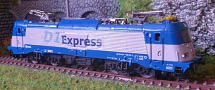 [Lokomotivy] → [Elektrick] → [380] → 945.03: ve vrobnm ntru modr-bl s npisem „D1 Express“