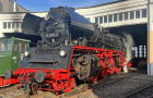 [Lokomotivy] → [Parní] → [BR 23] → 502258: parní lokomotiva černá s červeným pojezdem a kouřovými plechy, Sonderzug „30 Jahre Tillig“