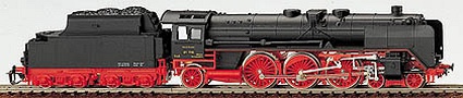 [Lokomotivy] → [Parní] → [BR 01] → 02120: parní lokomotiva černá s červeným pojezdem a velkými kouřovými plechy