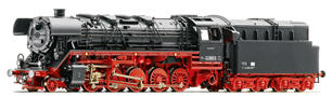 [Lokomotivy] → [Parní] → [BR 44] → 36018: parní lokomotiva černá s červeným pojezdem, kouřovými plechy a olejovým tendrem
