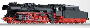 [Lokomotivy] → [Parní] → [BR 03] → 01433 E: černá s červeným pojezdem a kouřovými plechy