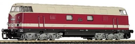 [Lokomotivy] → [Motorové] → [V 180 (BR 118)] → 02651: dieselová lokomotiva červená-krémová s černým rámem a šedými podvozky