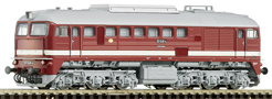 [Lokomotivy] → [Motorové] → [BR 120] → 36231: červená a šedým pojezdem a střechou, bílý pás