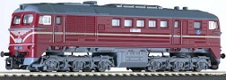 [Lokomotivy] → [Motorové] → [BR 120] → 02569: dieselová lokomotiva červená s šedou střechou a pojezdem