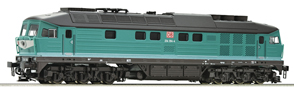 [Lokomotivy] → [Motorové] → [BR 132] → 36285: dieselová lokomotiva zelená s proužkem, černá střecha a pojezd