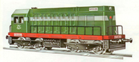 [Lokomotivy] → [Motorové] → [BR 107] → 2622: zelená s červeným rámem a černým pojezdem ČM 32