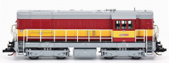 [Lokomotivy] → [Motorové] → [T466.2/T448.0] → 502151: dieselová lokomotiva červená s výstražným pruhem, šedá střecha, rám a pojezd