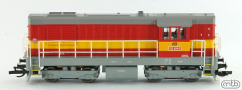 [Lokomotivy] → [Motorov] → [T466.2/T448.0] → CD-742-409: dieselov lokomotiva erven se lutm vstranm pruhem