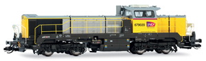 [Lokomotivy] → [Motorov] → [Vossloh DE 18] → HN9082: dieselov lokomotiva lut-ed-ern, ern rm a pojezd