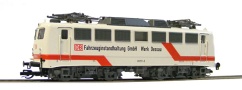 [Lokomotivy] → [Elektrické] → [BR 110] → 31240: elektrická lokomotiva bílá s červenými pruhy, černé podvozky „Werkslok Dessau“
