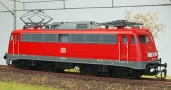 [Lokomotivy] → [Elektrické] → [BR 110] → 31420: elektrická lokomotiva červená s šedým rámem a černými podvozky