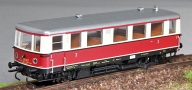 [Lokomotivy] → [Motorové vozy a jednotky] → [VT 135] → 1354: červený-slonová kost s šedou střechou