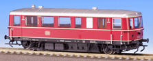 [Lokomotivy] → [Motorové vozy a jednotky] → [VT 135] → 1358: motorový vůz červený se stříbrnou střechou