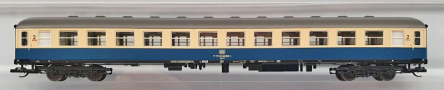 [Osobní vozy] → [Rychlíkové] → [typ m] → 502220: rychlíkový vůz modrý-slonová kost s šedou střechou 2. tř.