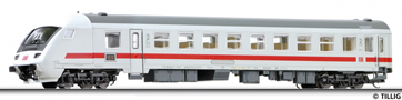 [Osobní vozy] → [Rychlíkové] → [typ m v barvách IC-aktuální] → 13563: bílý s červeným pruhem řídicí 2. tř.