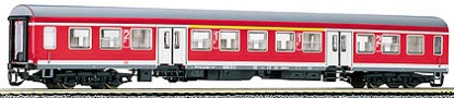 [Osobní vozy] → [Rychlíkové] → [typ Halberstadt] → 13661: červený s bílými proužky a dveřmi a s šedou střechou 1./2. tř.