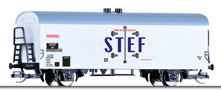 [Nákladní vozy] → [Kryté] → [2-osé chladicí, pivní a reklamní] → 501615: bílý chladící vůz s šedou střechou „STEF“
