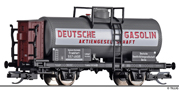 [Nákladní vozy] → [Cisternové] → [2-osé R (JATT)] → 95867: kotlový vůz šedý s brzdařskou budkou „Deutsche Gasolin AG“
