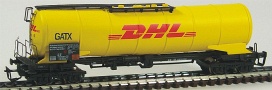 [Nákladní vozy] → [Cisternové] → [4-osé dělené s lávkou] → 33156: kotlový vůz žlutý „DHL“