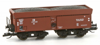 [Nákladní vozy] → [Samovýsypné] → [4-osé OOtz] → 23024-2: nákladní samovýsypný vůz červenohnědý „Bunawerke“ s nákladem hnědého uhlí