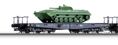 [Nákladní vozy] → [Nízkostěnné] → [6-osé plošinové] → 01606: plošinový nákladní vůz černý s nákladem tanku BMP-1