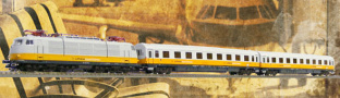 [Soupravy] → [S lokomotivou] → 500747: set elektrické lokomotivy BR 103 a svou rychlíkových vozů Avmz ″Lufthansa-Airpor