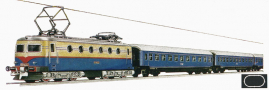 [Soupravy] → [S lokomotivou] → 545/746: set elektrické lokomotivy E499 a tří rychlíkových vozů